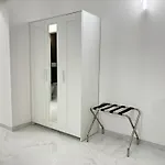 Your Home, Two Steps From The Sea דירה בארי