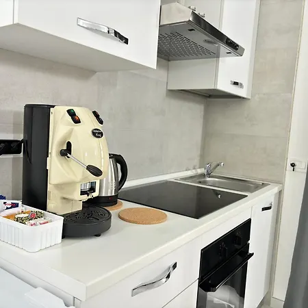 Your Home, Two Steps From The Sea דירה