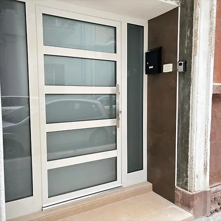 Apartment Your Home, Two Steps From The Sea